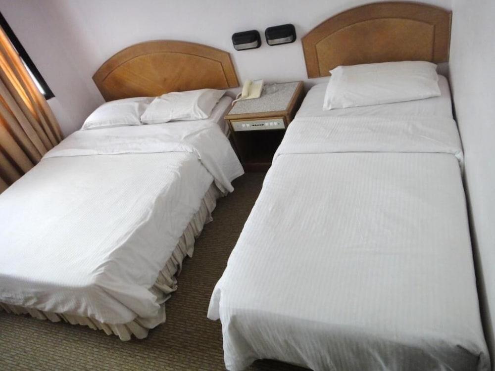 Hotel Rosa Passadena Cameron Highlands Buitenkant foto